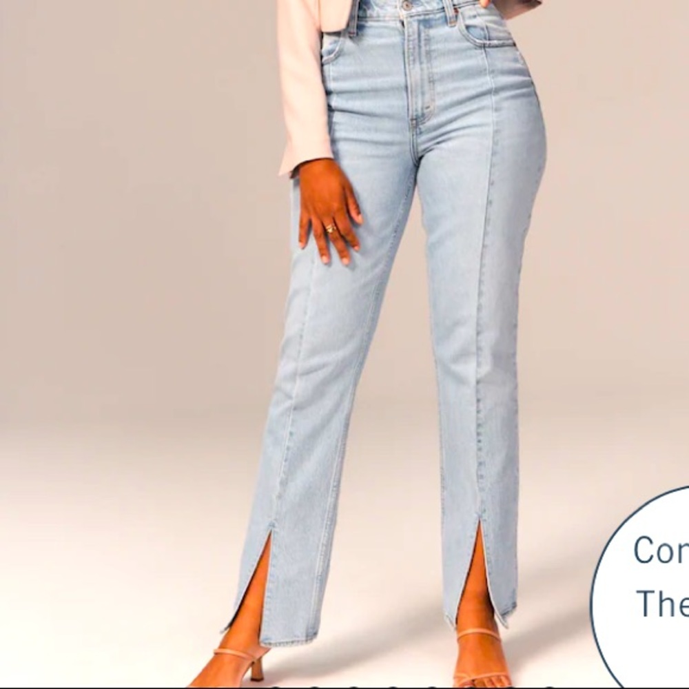 Abercrombie 
Curve Love Ultra High Rise 90s Straight Jean